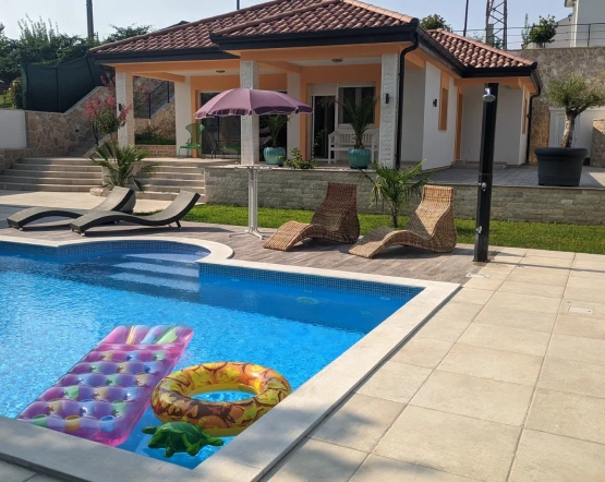 Villa Stone pool view